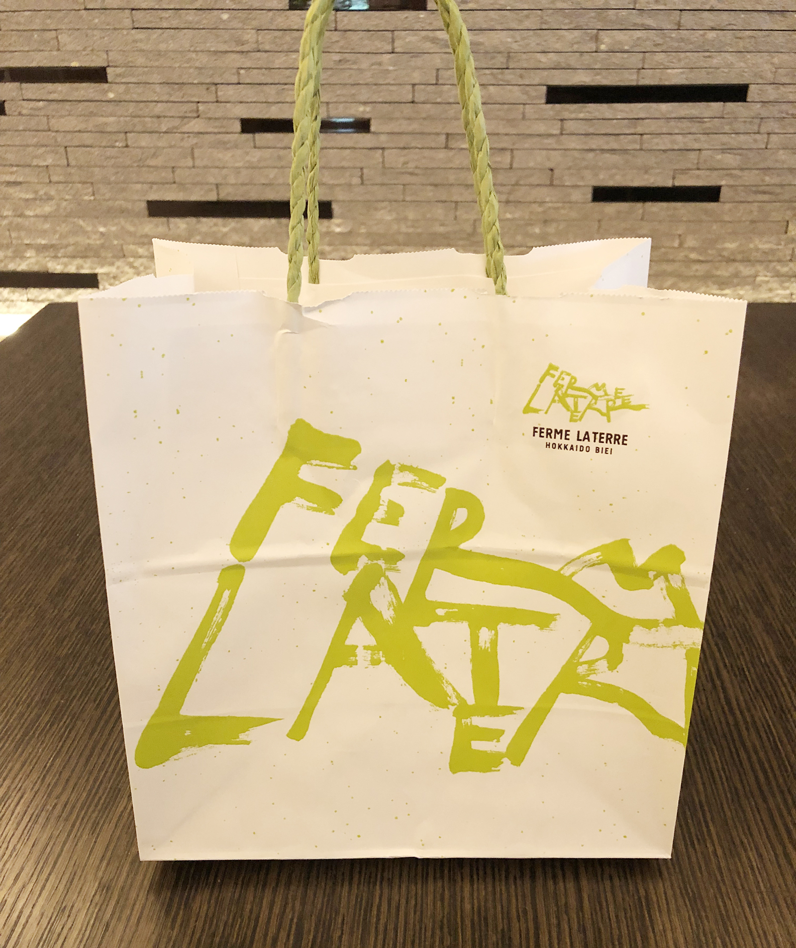 大丸松坂屋お中元 フェルム ラ テール美瑛 清水白桃と豆花のドゥーブルジュレ 百貨店 デパートのギフト通販情報 お菓子 グルメ ギフトカタログ